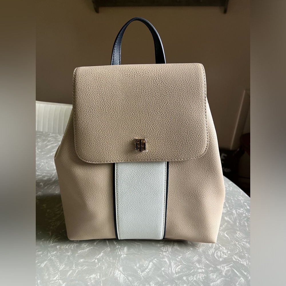 NWT Tommy Hilfigir Tan Backpack purse super cute for spring